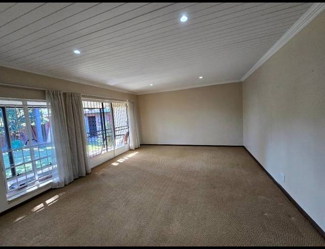 4 BEDROOM HOUSE FOR SALE IN SINOVILLE